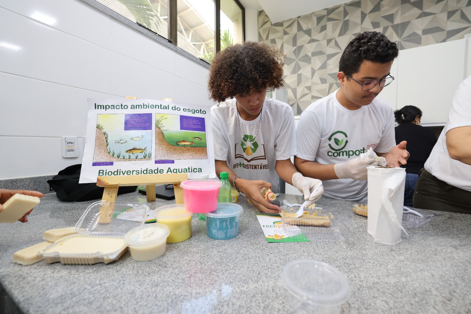 Sesc realiza oficina sobre compostagem e saboaria sustentável